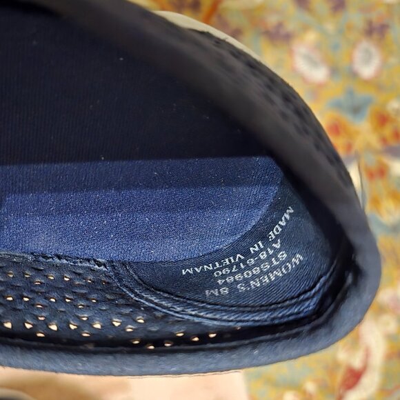 Sperry Navy shoes with cute cutouts size 8 - Picture 4 of 4